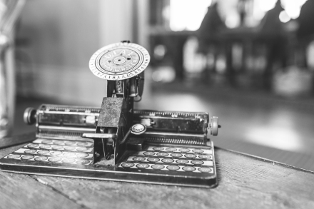 [Photograph] Dial typewriter courtesy of gratisography.com